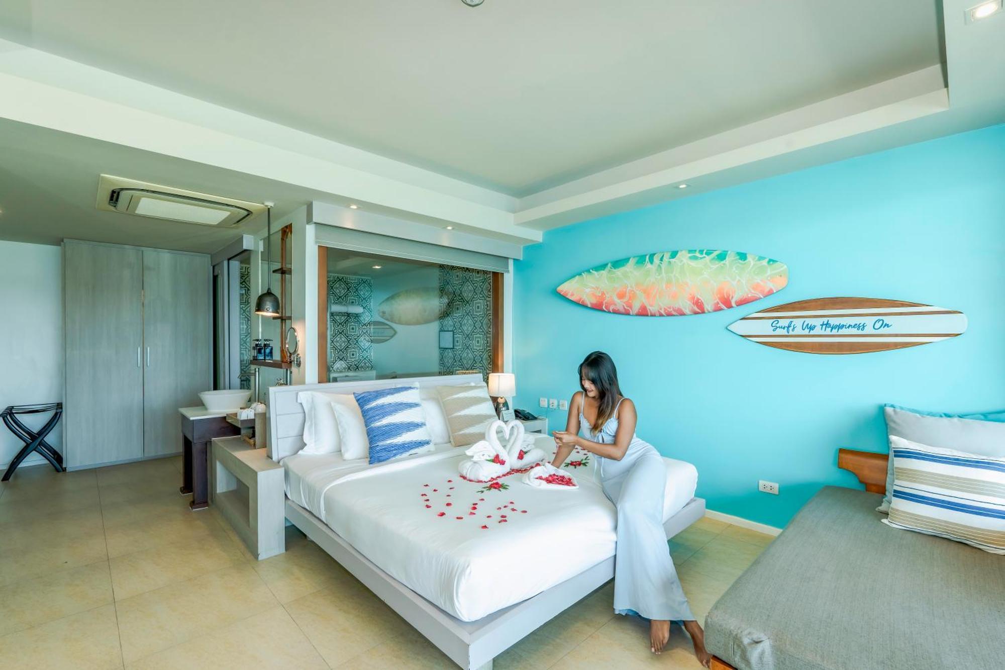 Zenmaya Oceanfront Phuket, Trademark Collection By Wyndham Semesteranläggning (resort)